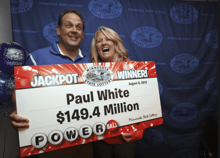 Powerball Winner Figures in Car Crash